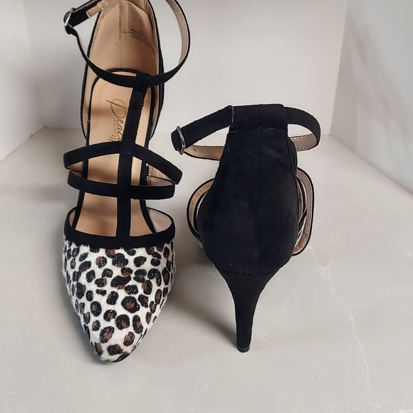 White Snow Leopard Heels 👠 - Picture 6 of 16
